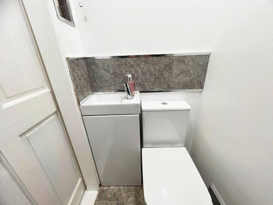 Shared House In Central Location อินเวอร์เนส ภายนอก รูปภาพ